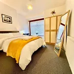 Centrally Located Apartment With Free Wifi
