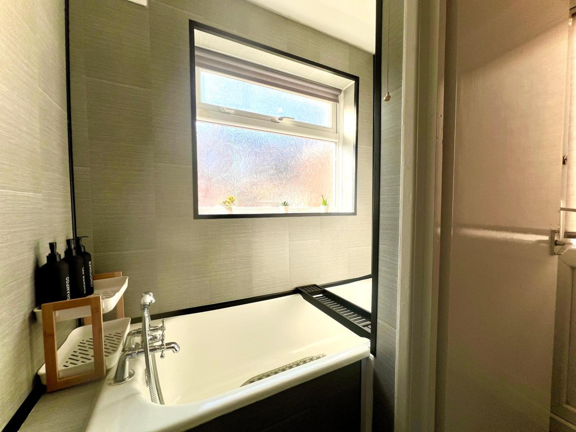 Centrally Located With Free Wifi Kingston upon Hull