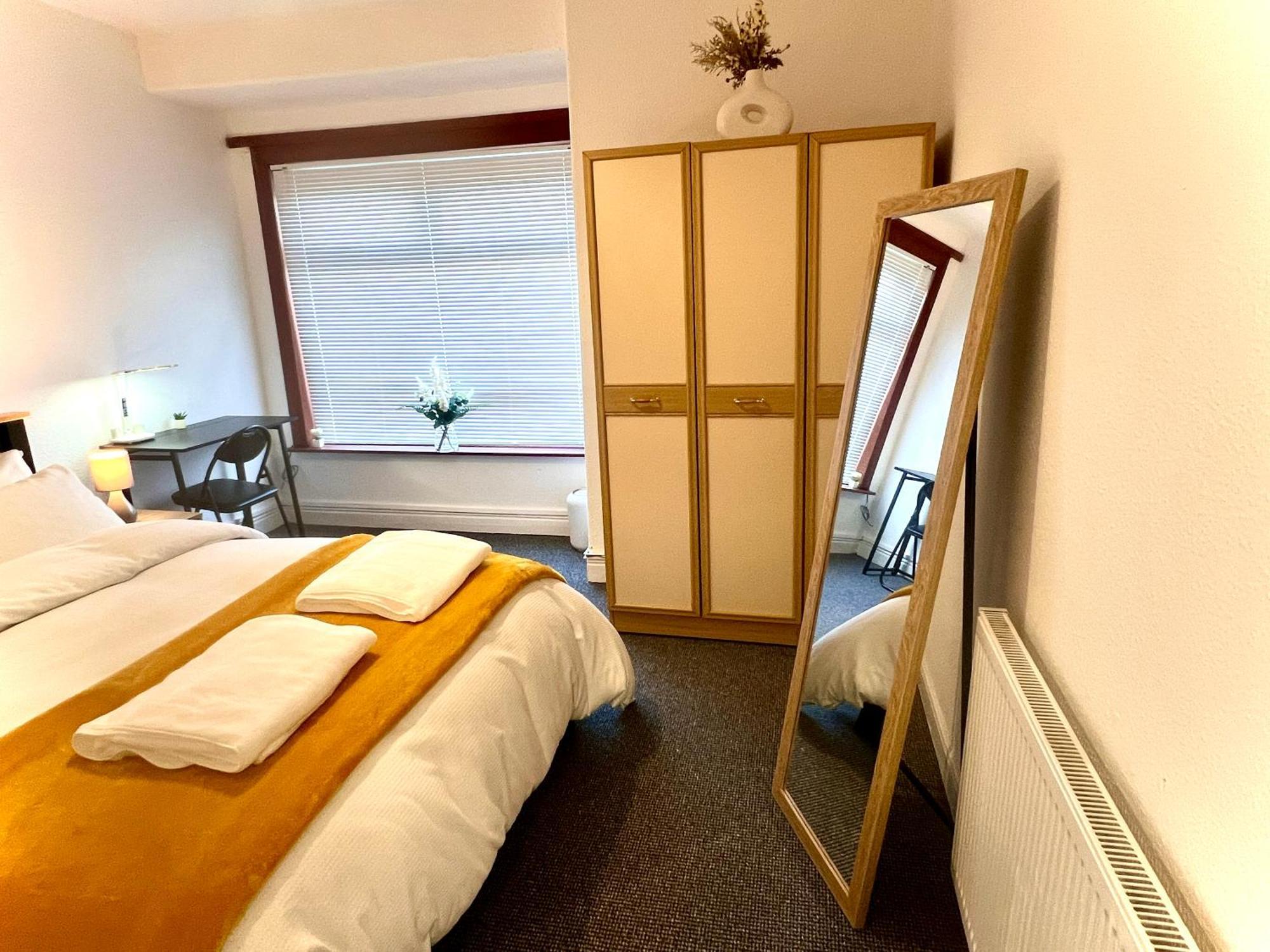 Homestay Centrally Located With Free Wifi
